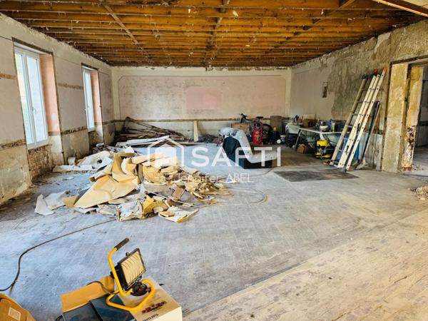 EMSEMBLE IMMOBILIER AVEC STUDIO + GRAND ESPACE À RENOVER