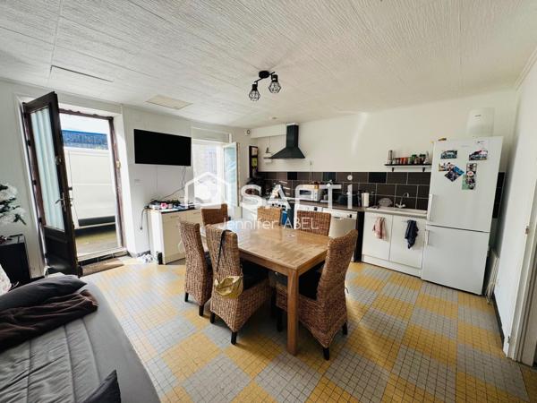 EMSEMBLE IMMOBILIER AVEC STUDIO + GRAND ESPACE À RENOVER