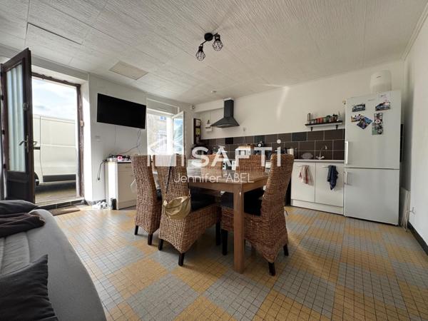 EMSEMBLE IMMOBILIER AVEC STUDIO + GRAND ESPACE À RENOVER