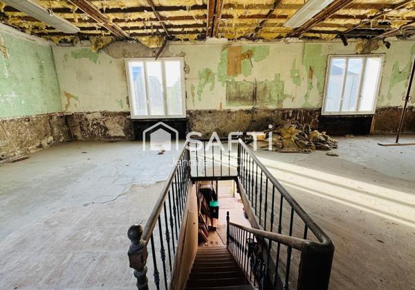 EMSEMBLE IMMOBILIER AVEC STUDIO + GRAND ESPACE À RENOVER
