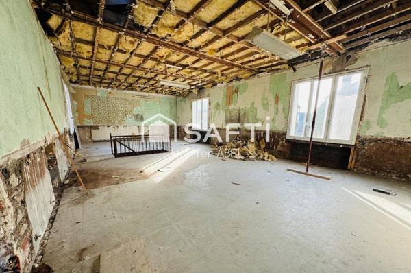 EMSEMBLE IMMOBILIER AVEC STUDIO + GRAND ESPACE À RENOVER