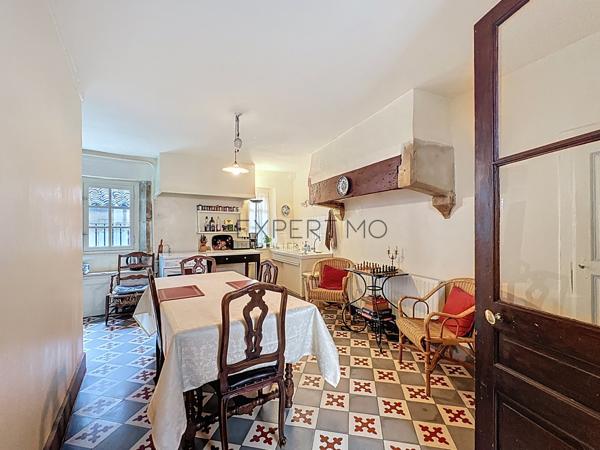 Tournus (71700) Hôtel Particulier XVIe siècle – Élégance, Histoire et Potentiel