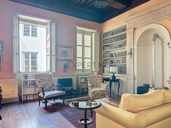 Tournus (71700) Hôtel Particulier XVIe siècle – Élégance, Histoire et Potentiel