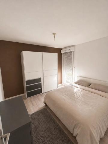 Vente                                                      Appartement
                        
                     4 pièces                      84 m2                     à Orly