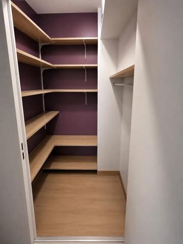 Vente                                                      Appartement
                        
                     4 pièces                      84 m2                     à Orly
