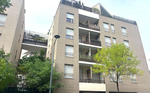 Appartement à vendre    2 pièces • 40,82 m2 Vaulx-en-Velin