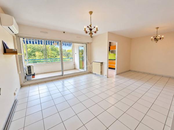 Appartement T3 - 84 m2 - dernier étage