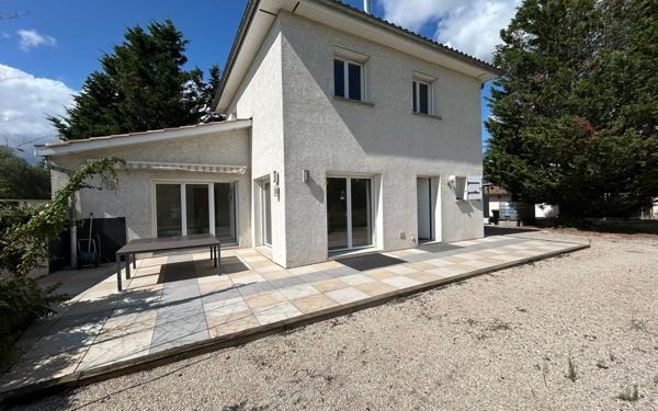Maison à vendre    5 pièces •  Villars-les-Dombes