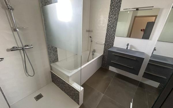 Maison à vendre    5 pièces •  Villars-les-Dombes