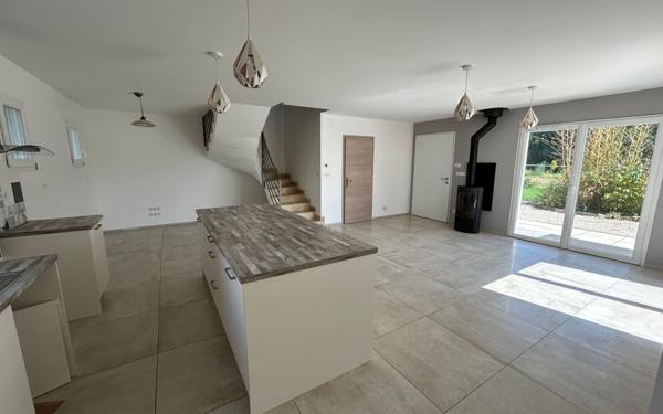 Maison à vendre    5 pièces •  Villars-les-Dombes