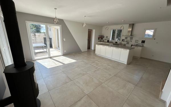 Maison à vendre    5 pièces •  Villars-les-Dombes