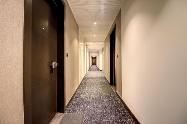 STUDIO MEUBLE RUEIL-MALMAISON PLAINE GARE AVEC COIN NUIT A 5MN A PIED DE LA GARE RER
