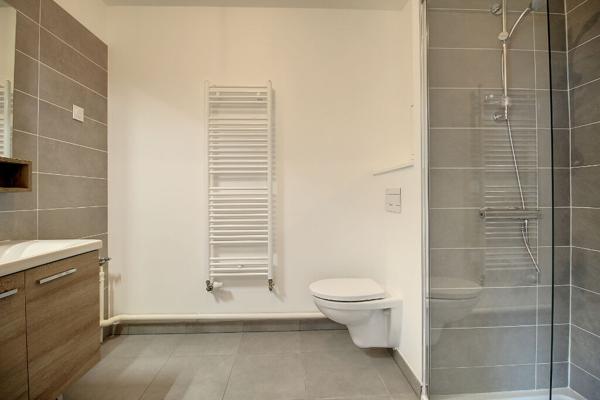 STUDIO MEUBLE RUEIL-MALMAISON PLAINE GARE AVEC COIN NUIT A 5MN A PIED DE LA GARE RER