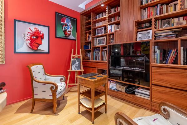 Lyon 9 - Maison de 274 m² environ - Terrain 759 m² - 5 Chambres - Piscine