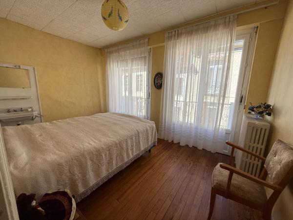 Immeuble mixte habitation & commerce – Emplacement stratégique