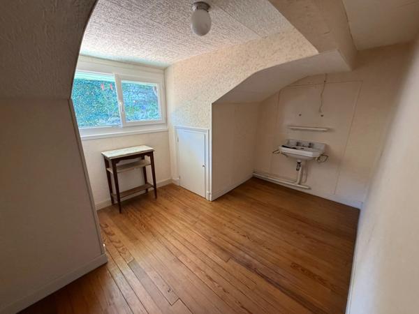 Immeuble mixte habitation & commerce – Emplacement stratégique