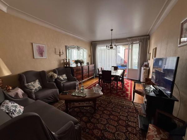 Immeuble mixte habitation & commerce – Emplacement stratégique