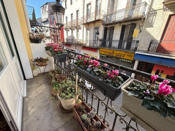 Immeuble mixte habitation & commerce – Emplacement stratégique