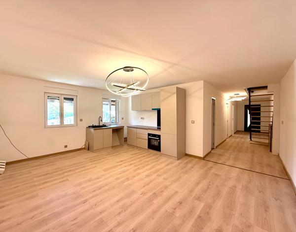 Appartement à vendre duplex T4 situé au dernier étage MARIGNIER (74)