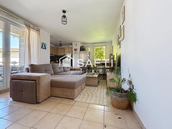 Terrasse, piscine, résidence sécurisée