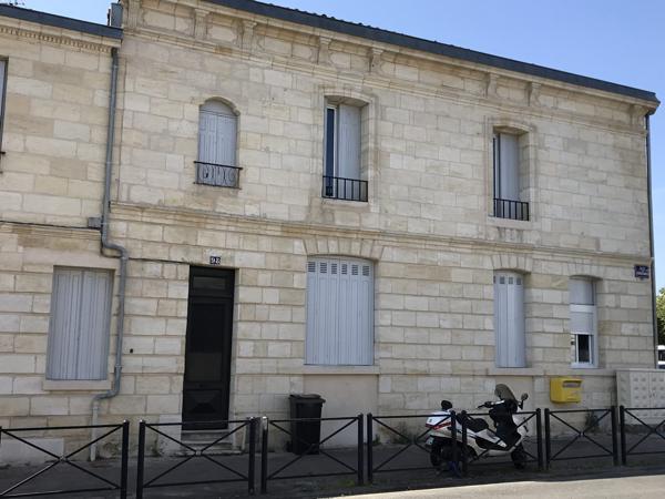 Appartement T1 bis en parfait état - immeuble pierre