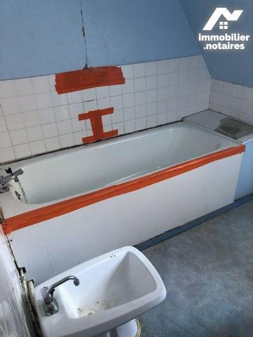 A vendre, à Drugeac (CANTAL), à 15 minutes de Mauriac, dans un petit hameau très calme et verdo...