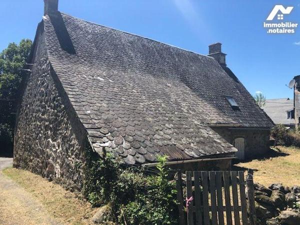 A vendre, à Drugeac (CANTAL), à 15 minutes de Mauriac, dans un petit hameau très calme et verdo...