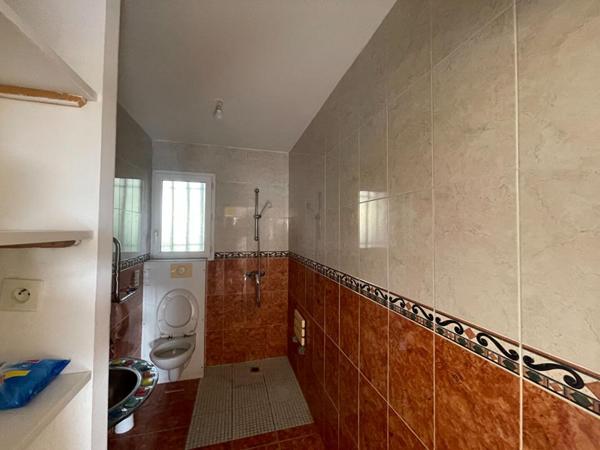 A vendre Saint Christol les Alès  villa de 2001  92 m2 adaptée P.M.R. sur terrain de 707 m2