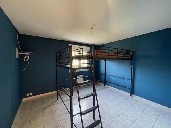 A vendre Saint Christol les Alès  villa de 2001  92 m2 adaptée P.M.R. sur terrain de 707 m2