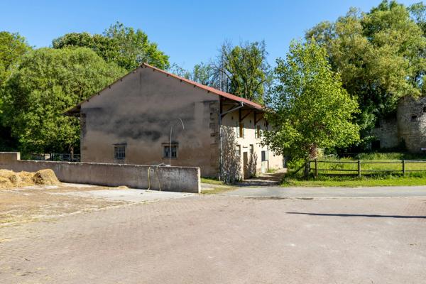 PROPRIETE EQUESTRE AVEC APPARTEMENT