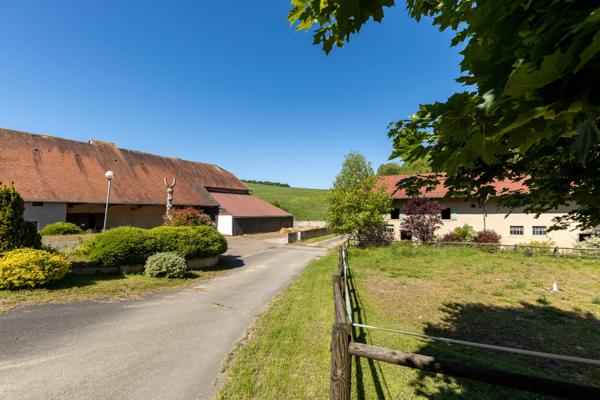 PROPRIETE EQUESTRE AVEC APPARTEMENT