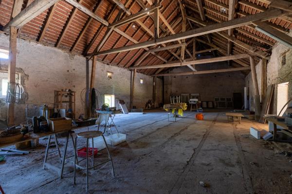 PROPRIETE EQUESTRE AVEC APPARTEMENT