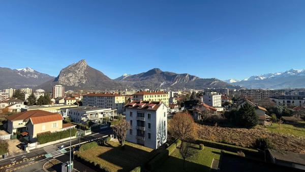 Appartement Fontaine 3 pièce(s) 58.6 m2