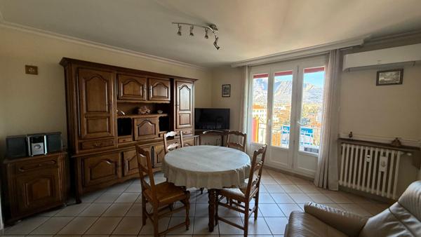 Appartement Fontaine 3 pièce(s) 58.6 m2