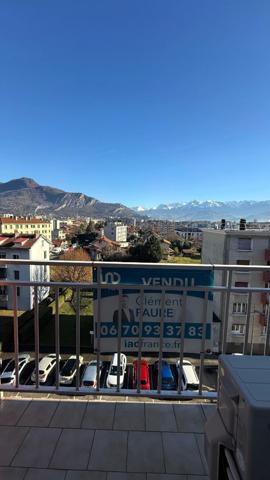 Appartement Fontaine 3 pièce(s) 58.6 m2