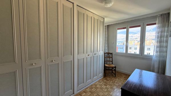 Appartement Fontaine 3 pièce(s) 58.6 m2