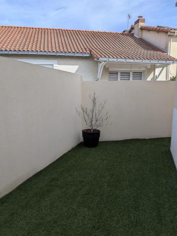Location                                                      Maison
                        
                     3 pièces                      67 m2                     à Saint-Sébastien-sur-Loire