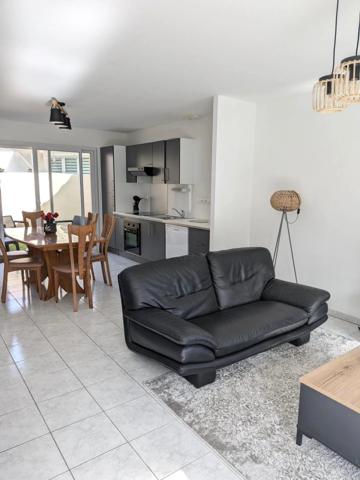 Location                                                      Maison
                        
                     3 pièces                      67 m2                     à Saint-Sébastien-sur-Loire