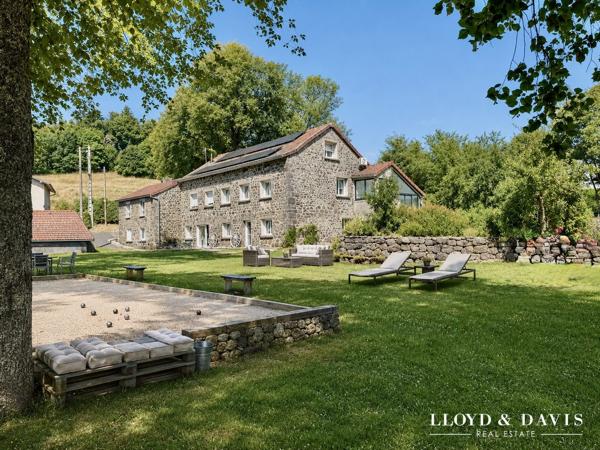 Domaine touristique clé en main – Ancienne ferme rénovée avec gîte – Saint-Agrève