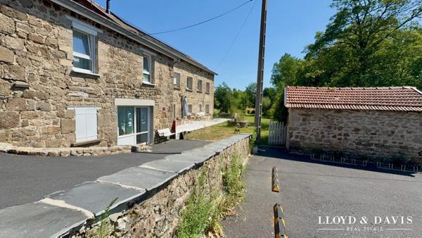 Domaine touristique clé en main – Ancienne ferme rénovée avec gîte – Saint-Agrève