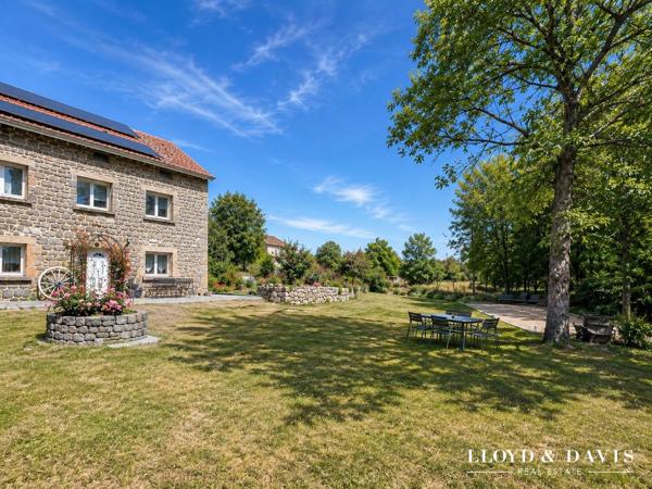 Domaine touristique clé en main – Ancienne ferme rénovée avec gîte – Saint-Agrève