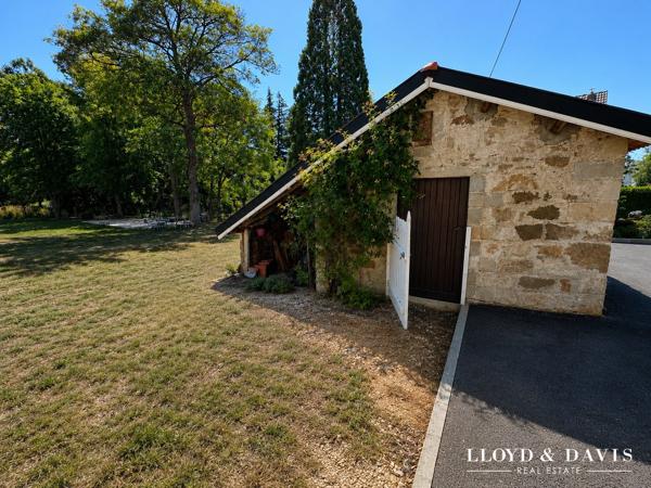 Domaine touristique clé en main – Ancienne ferme rénovée avec gîte – Saint-Agrève