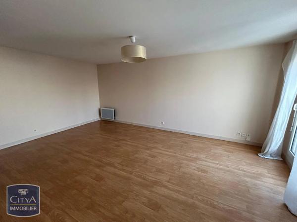 Appartement à louer 2 pièces 42.66m² Tours (37000)