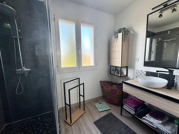 MAISON 6 PIÈCES AVEC PISCINE ET GARAGE