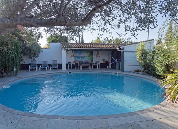 MAISON 6 PIÈCES AVEC PISCINE ET GARAGE