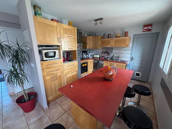 MAISON 6 PIÈCES AVEC PISCINE ET GARAGE