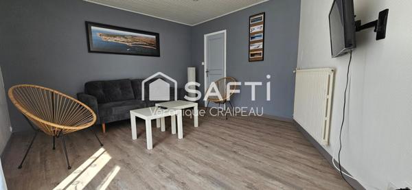 Rare sur le marché, tout à pied pour cette maison proche plage et commerces avec 2 chambres, 1 bureau (ou 3ème petite chambre), terrasse et garage sécurisé!
