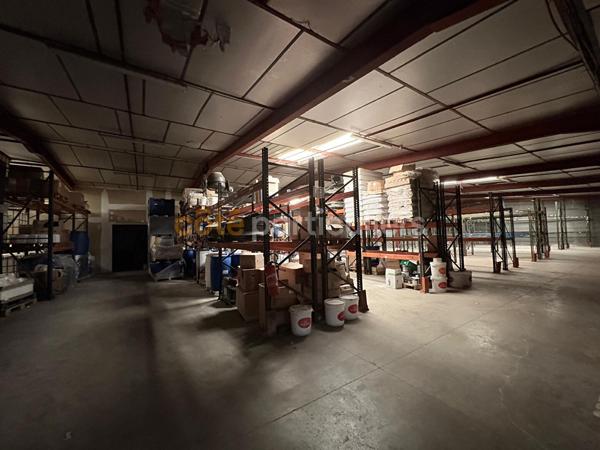 Vente
                Local d'activité1620 m² - NARBONNE (11100)