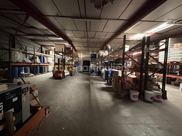 Vente
                Local d'activité1620 m² - NARBONNE (11100)