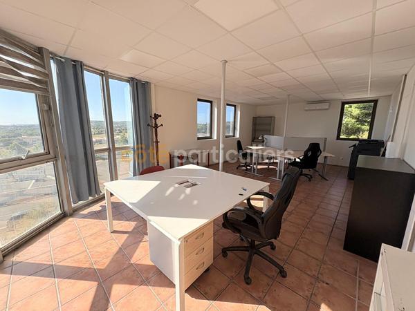 Vente
                Local d'activité1620 m² - NARBONNE (11100)